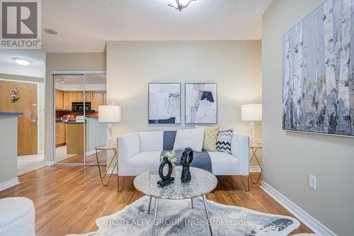 2203 - 7 Lorraine Drive, Toronto, ON - Indoor Photo Showing Living Room