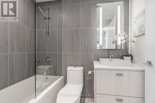 914 - 480 Front Street W, Toronto, ON - Indoor Photo Showing Bathroom