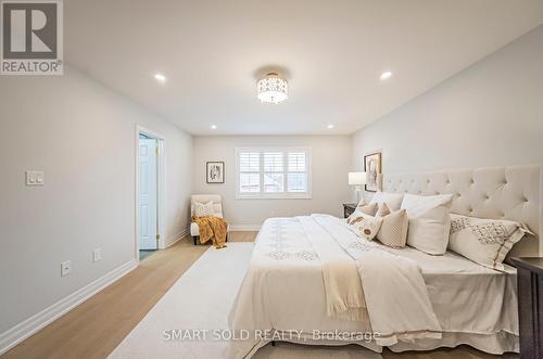 44 Libra Avenue, Richmond Hill, ON - Indoor Photo Showing Bedroom