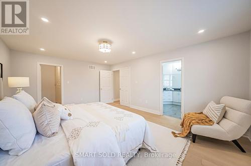 44 Libra Avenue, Richmond Hill, ON - Indoor Photo Showing Bedroom