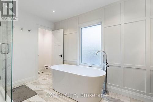 1343 Nottinghill Gate, Oakville, ON - Indoor Photo Showing Bathroom