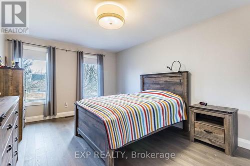 1343 Nottinghill Gate, Oakville, ON - Indoor Photo Showing Bedroom