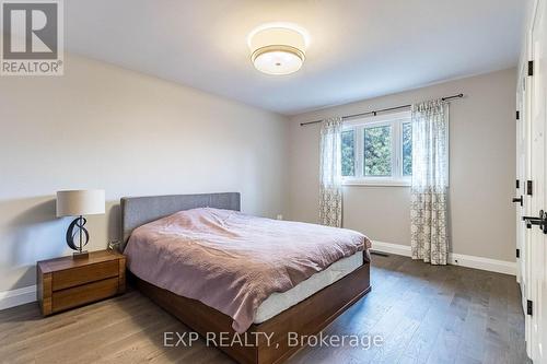 1343 Nottinghill Gate, Oakville, ON - Indoor Photo Showing Bedroom