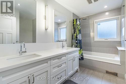 1343 Nottinghill Gate, Oakville, ON - Indoor Photo Showing Bathroom