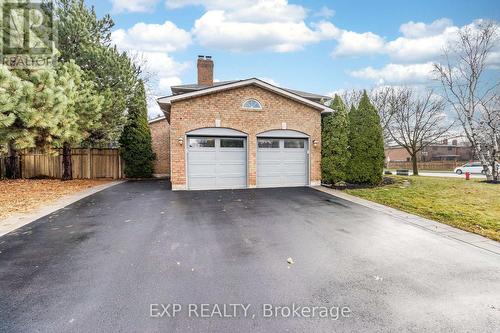 1343 Nottinghill Gate, Oakville, ON - Outdoor