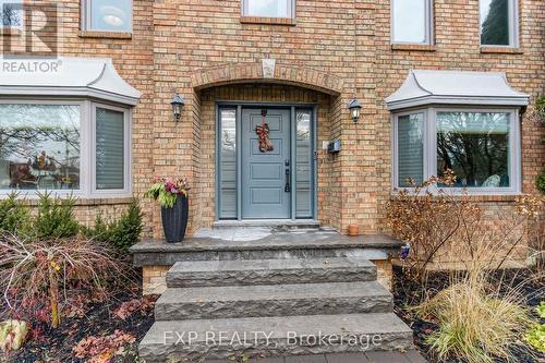 1343 Nottinghill Gate, Oakville, ON - Outdoor