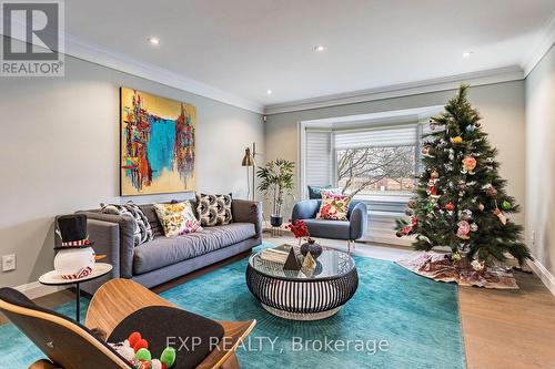 1343 Nottinghill Gate, Oakville, ON - Indoor Photo Showing Living Room