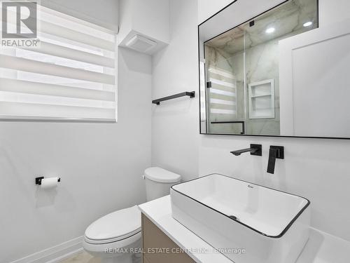 107 Lomar Drive, Toronto, ON - Indoor Photo Showing Bathroom