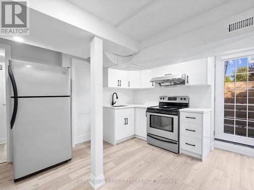 107 Lomar Drive, Toronto, ON - Indoor Photo Showing Kitchen