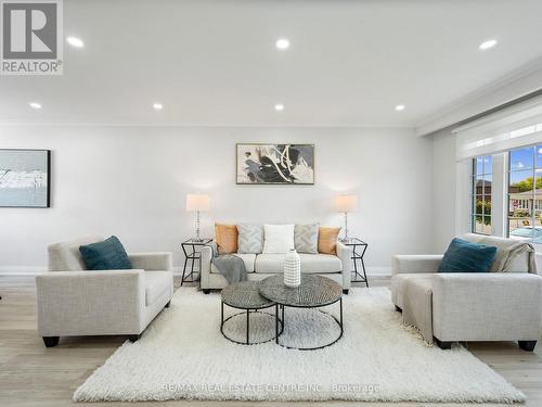 107 Lomar Drive, Toronto, ON - Indoor Photo Showing Living Room