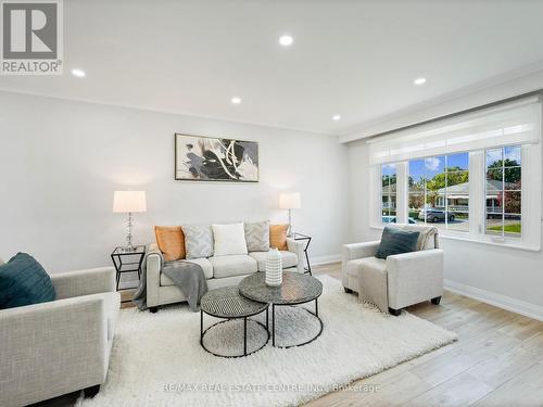 107 Lomar Drive, Toronto, ON - Indoor Photo Showing Living Room