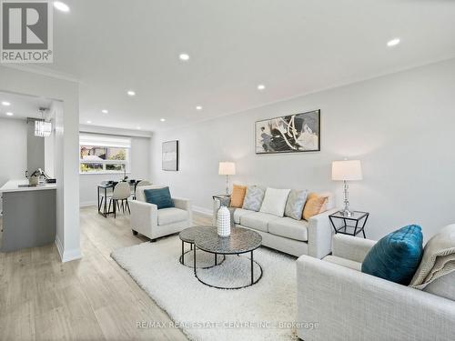 107 Lomar Drive, Toronto, ON - Indoor Photo Showing Living Room