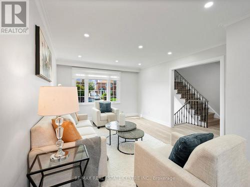 107 Lomar Drive, Toronto, ON - Indoor Photo Showing Living Room