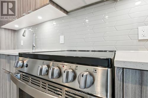 1109 - 4130 Parkside Village Drive, Mississauga, ON - Indoor Photo Showing Kitchen