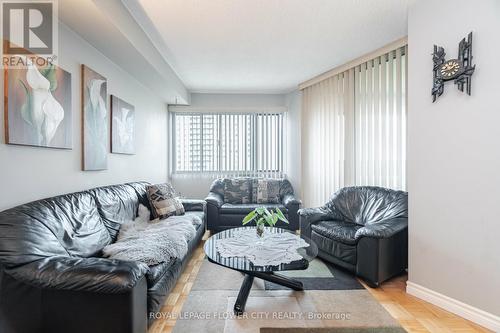 706 - 50 Elm Drive E, Mississauga, ON - Indoor Photo Showing Living Room