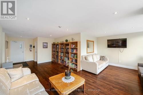 706 - 50 Elm Drive E, Mississauga, ON - Indoor Photo Showing Living Room