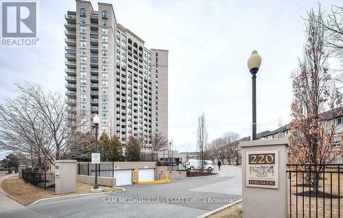 813 - 220 Forum Drive, Mississauga, ON - Outdoor With Facade