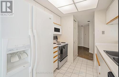 1702 - 99 Harbour Square, Toronto, ON - Indoor Photo Showing Kitchen With Double Sink