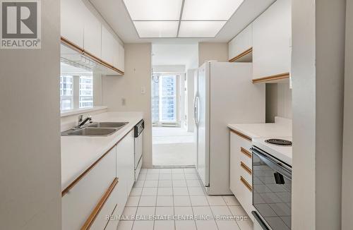 1702 - 99 Harbour Square, Toronto, ON - Indoor Photo Showing Kitchen With Double Sink