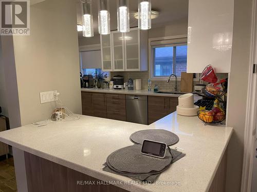 Main Fl - 7 Sepia Drive, Toronto, ON - Indoor Photo Showing Kitchen