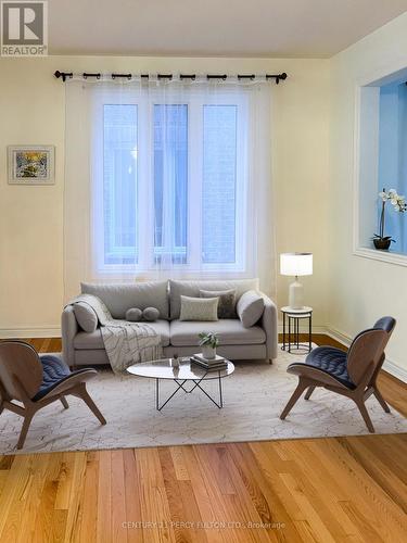 23 Princess Diana Drive, Markham, ON - Indoor Photo Showing Living Room