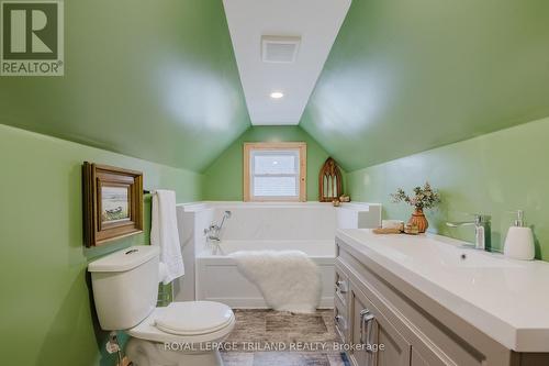 123 Whiting Street, Ingersoll (Ingersoll - South), ON - Indoor Photo Showing Bathroom