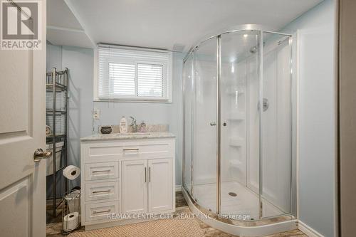 732 Salter Avenue, Woodstock (Woodstock - South), ON - Indoor Photo Showing Bathroom