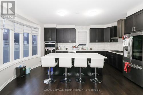 918 Nokomis Place, Ottawa, ON - Indoor Photo Showing Kitchen With Upgraded Kitchen