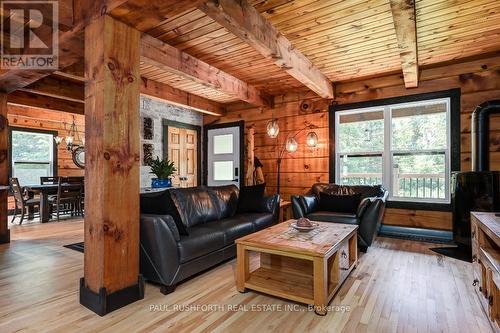 417 Amberwood Road, Beckwith, ON - Indoor Photo Showing Living Room