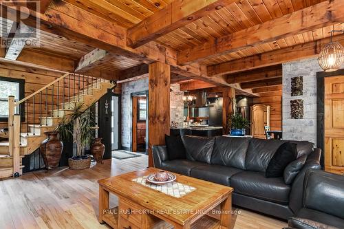 417 Amberwood Road, Beckwith, ON - Indoor Photo Showing Living Room