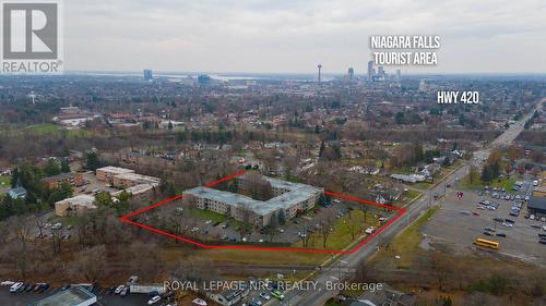 230 - 4658 Drummond Road, Niagara Falls (211 - Cherrywood), ON - Outdoor With View