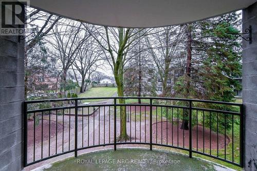 230 - 4658 Drummond Road, Niagara Falls (211 - Cherrywood), ON - Outdoor With Balcony