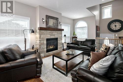 34 Davis Street, Collingwood, ON - Indoor Photo Showing Living Room With Fireplace