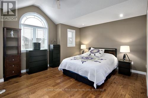 34 Davis Street, Collingwood, ON - Indoor Photo Showing Bedroom