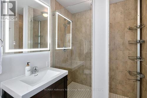 34 Davis Street, Collingwood, ON - Indoor Photo Showing Bathroom