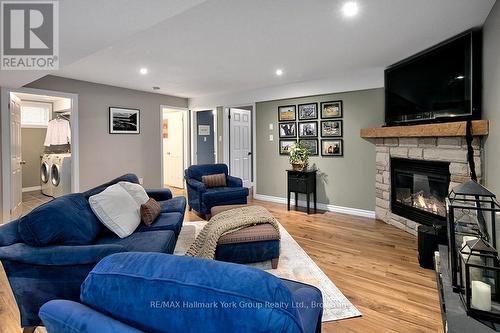 34 Davis Street, Collingwood, ON - Indoor Photo Showing Living Room With Fireplace