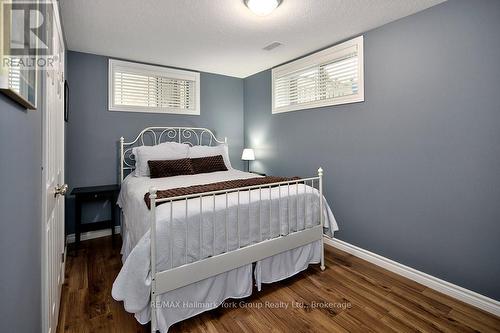 34 Davis Street, Collingwood, ON - Indoor Photo Showing Bedroom