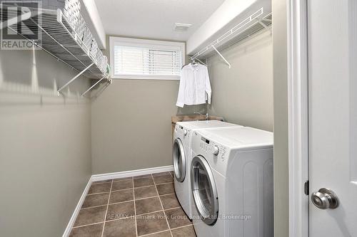 34 Davis Street, Collingwood, ON - Indoor Photo Showing Laundry Room