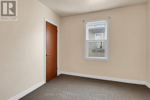 17-19 Anthony Street, Cornwall, ON - Indoor Photo Showing Other Room