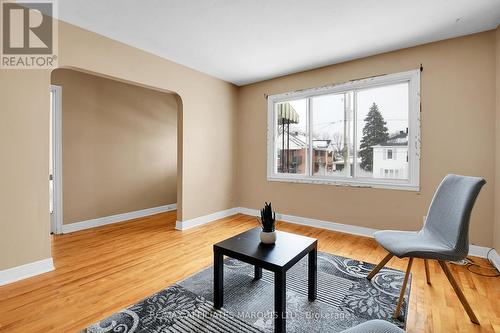 17-19 Anthony Street, Cornwall, ON - Indoor Photo Showing Living Room