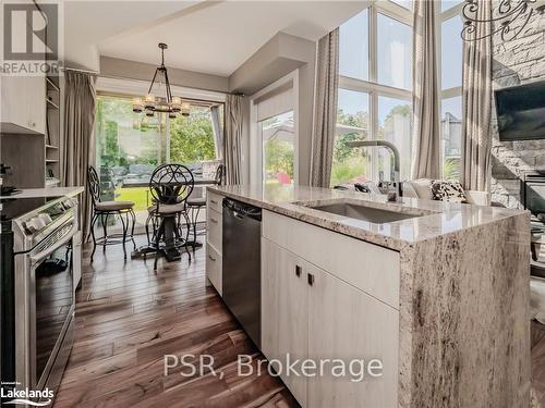 34 Carrick Trail, Gravenhurst (Muskoka (S)), ON - Indoor Photo Showing Kitchen With Upgraded Kitchen