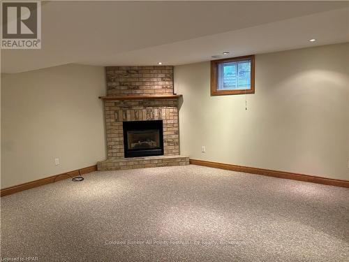 250 Bethune Crescent, Goderich (Goderich Town), ON - Indoor With Fireplace