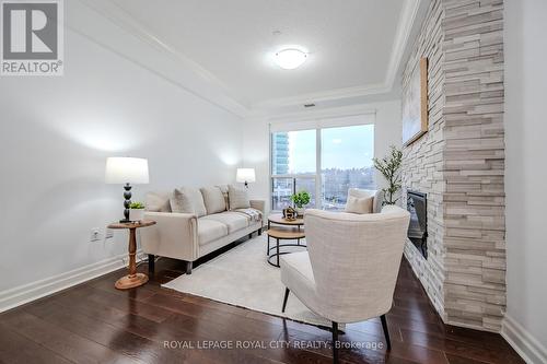 507 - 150 Wellington Street E, Guelph (Central West), ON - Indoor Photo Showing Living Room