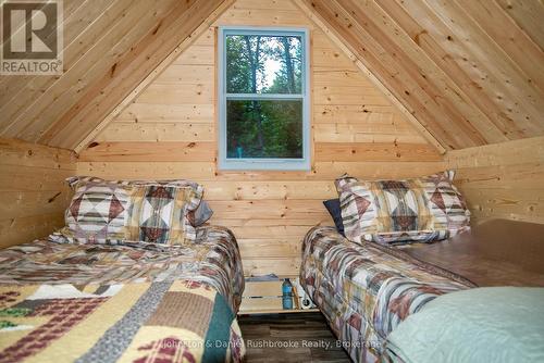 77 Grindstone Road, Magnetawan, ON - Indoor Photo Showing Bedroom