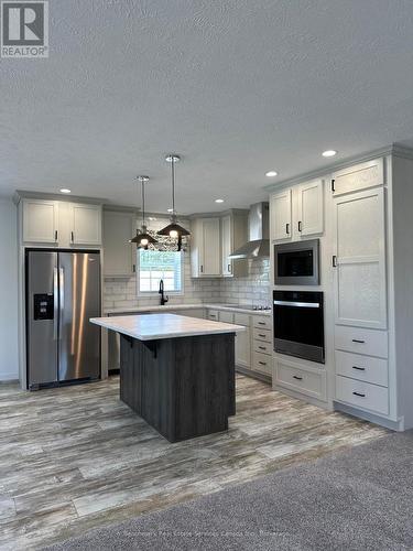 212 Spruce Drive, West Grey, ON - Indoor Photo Showing Kitchen With Stainless Steel Kitchen With Upgraded Kitchen