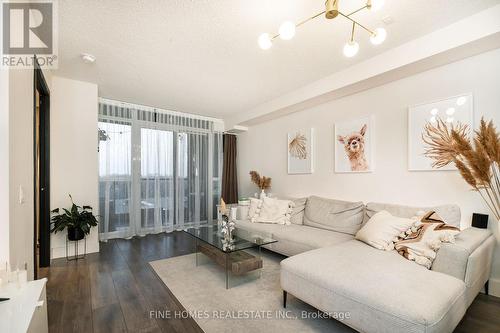 505 - 525 Wilson Avenue, Toronto, ON - Indoor Photo Showing Living Room