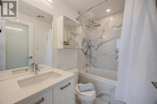 2201 - 55 Ontario Street, Toronto, ON - Indoor Photo Showing Bathroom