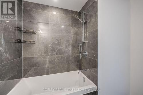 2201 - 55 Ontario Street, Toronto, ON - Indoor Photo Showing Bathroom