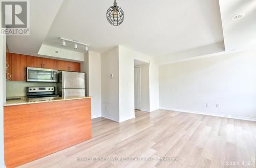 307 - 90 Orchid Place Drive, Toronto, ON - Indoor Photo Showing Kitchen