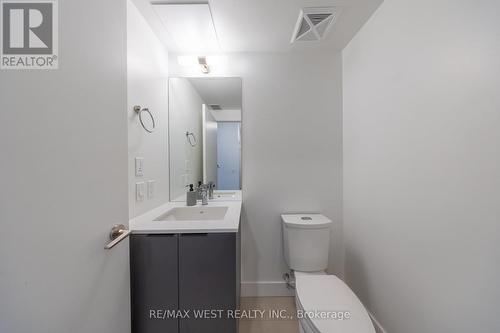 721 - 1350 Ellesmere Road, Toronto, ON - Indoor Photo Showing Bathroom